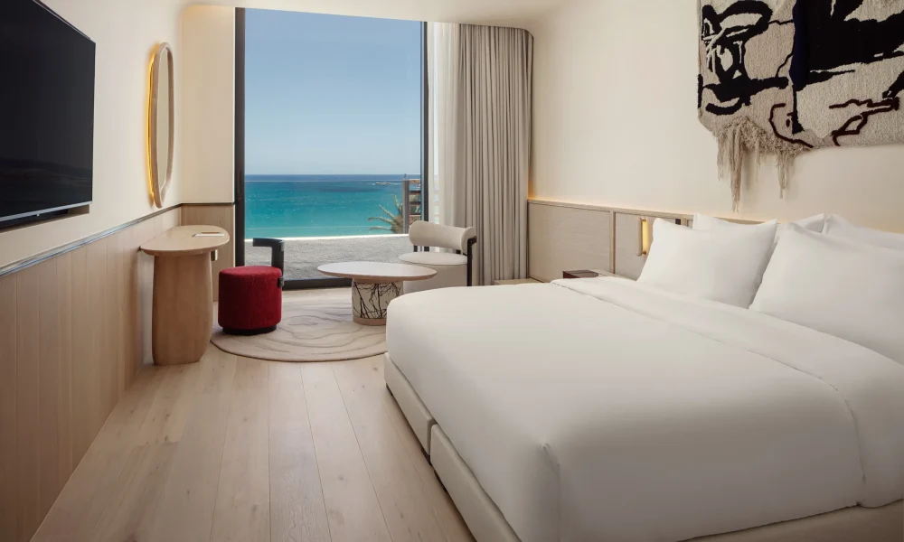 AK_CPTCK_Executive_Room_2_Ocean_View_Bedroom_01