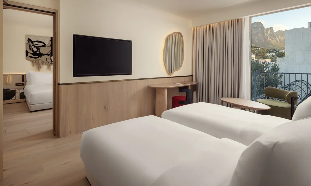 AK_CPTCK_Larger_Room_Interleading_Family_Mountain_View_Twin_02